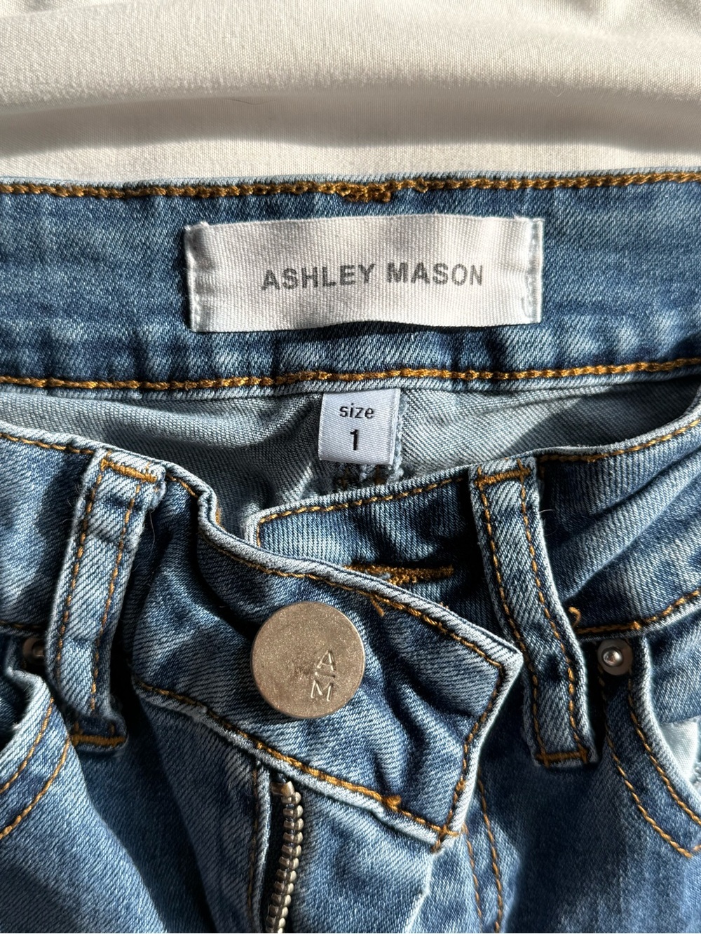 Ashley Mason Light Wash High-Rise Women's Jeans Size 1
